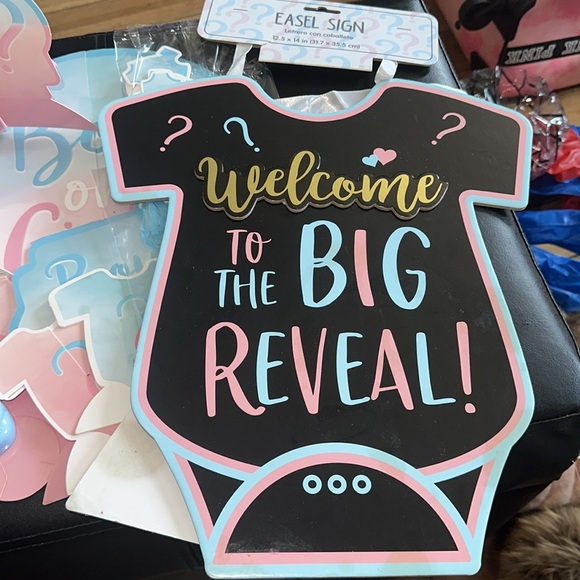 READY TO SHIP GENDER REVEAL DECOR BUNDLE 🎉🩵🩷 INCLUDES FREE BALLOONS 100+ - Picture 11 of 17